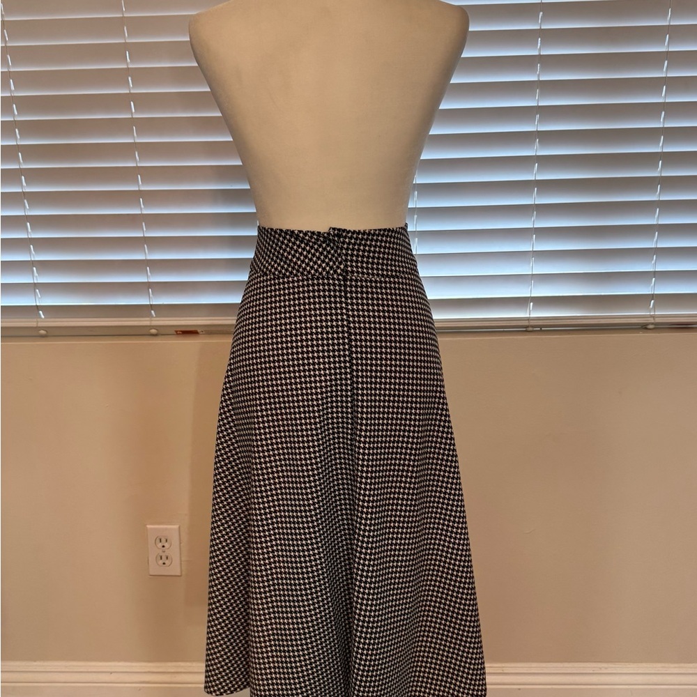 Classic Black and White Houndstooth Skirt - Picture 3 of 3